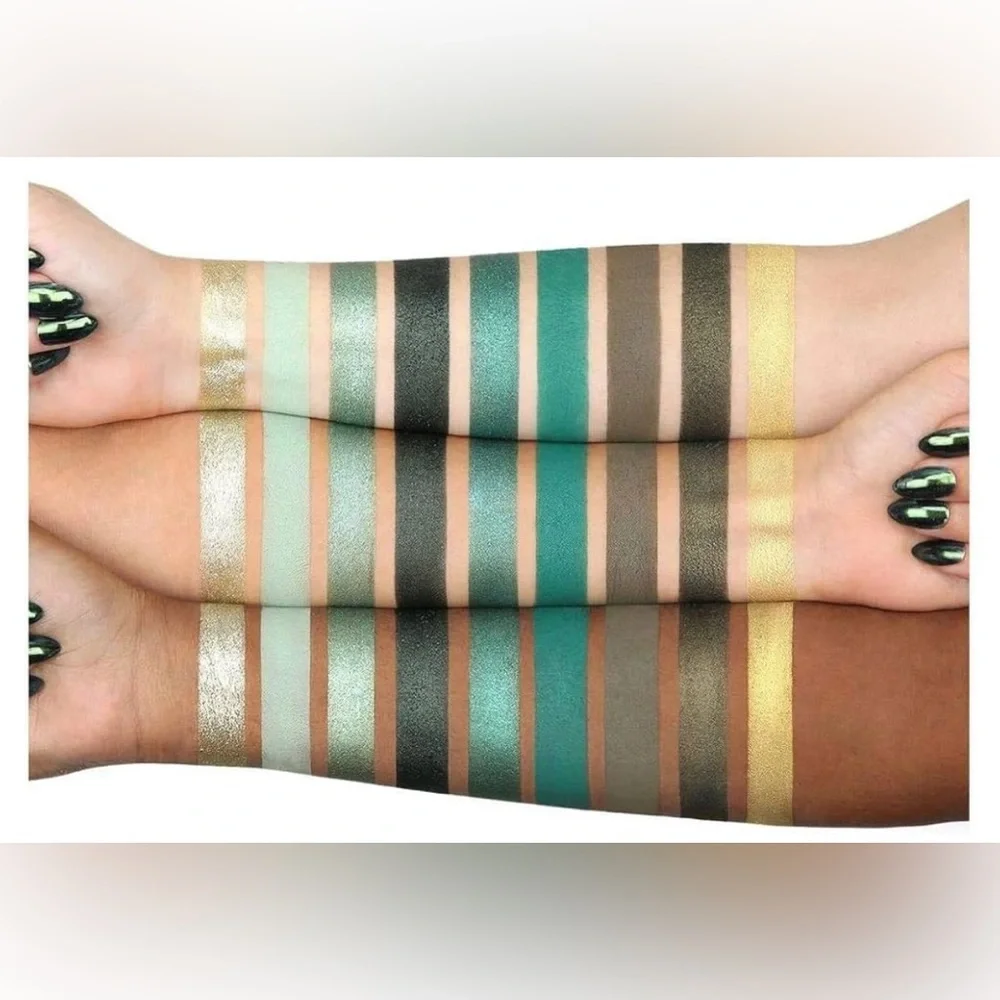 HUDA BEAUTY Emerald Obsession Eyeshadow Palette NEW